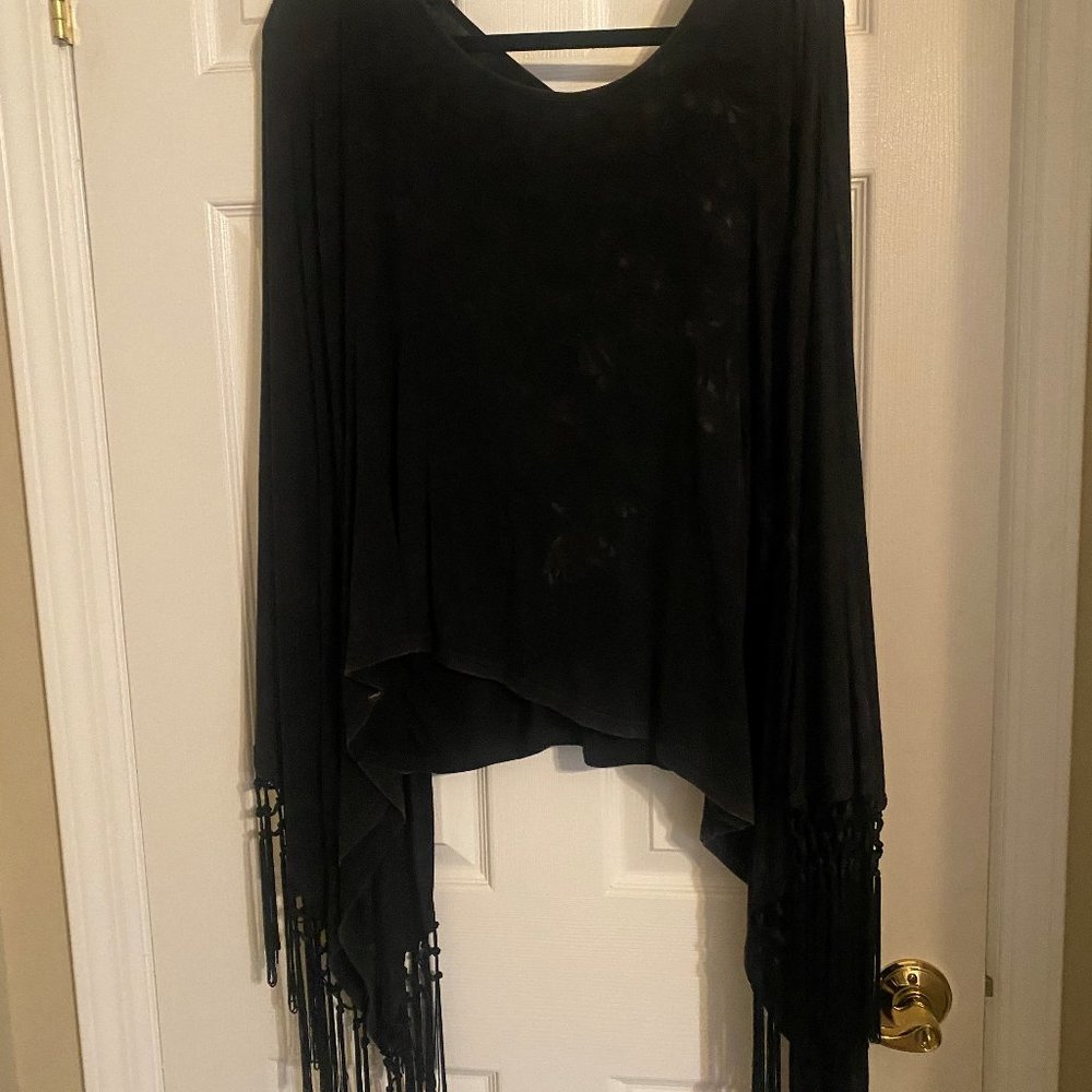 BLACK FLOWING LOOSE FITTING TOP
